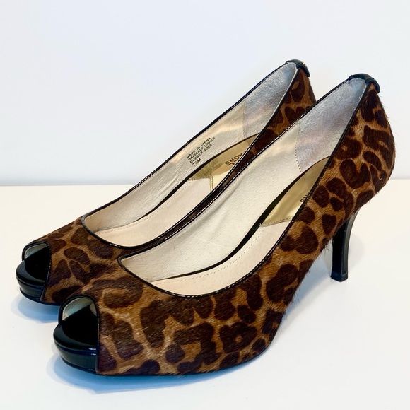 Michael Kors Cheetah Print Peep Toe Heels Size 7 1/2 - Picture 2 of 12
